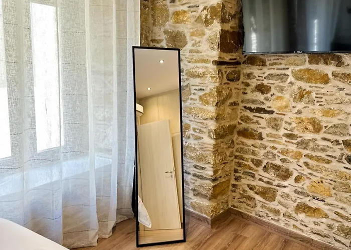 Lithos Syros * Ermoupoli