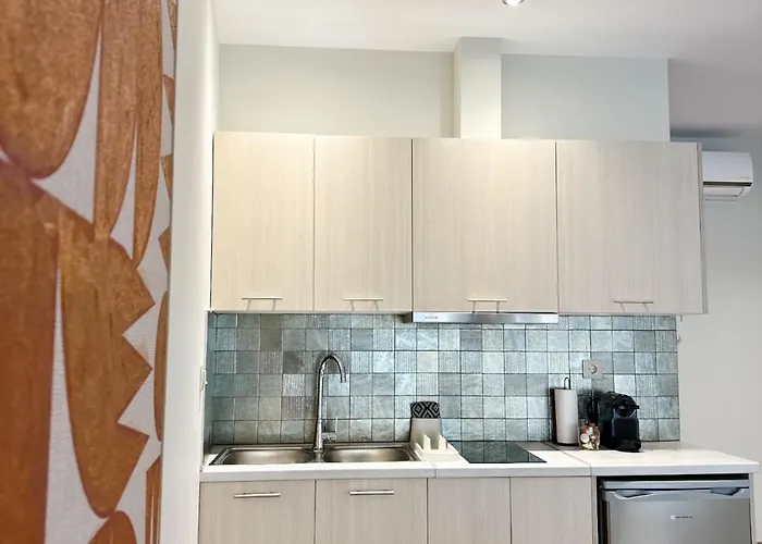 Lithos Syros * Ermoupoli