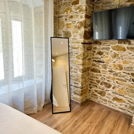 Lithos Syros * Ermoupoli